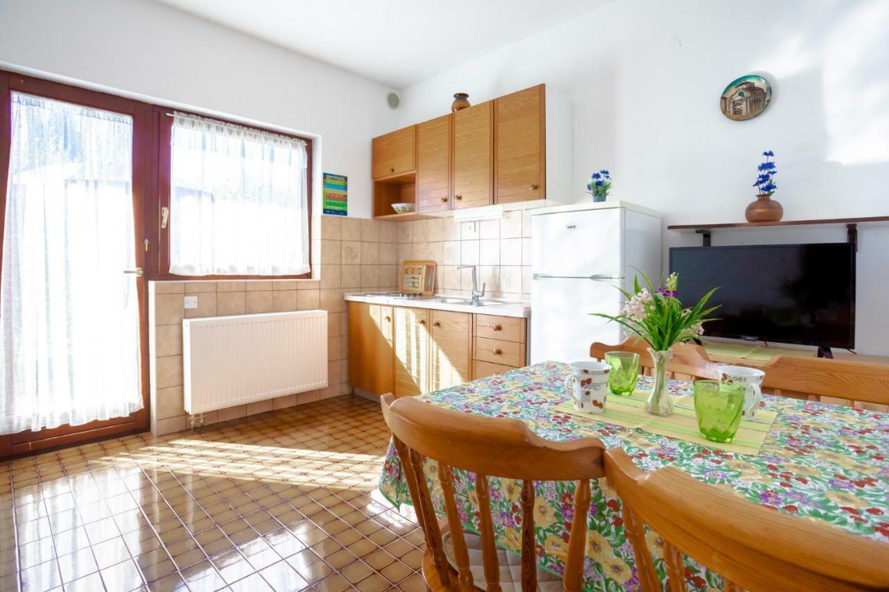 Belavic By El-pi Tours Apartment Njivice