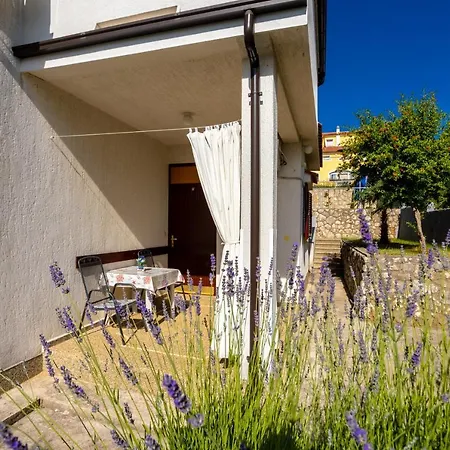 Apartments Belavic By El-Pi Tours Njivice Exterior photo