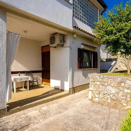 Apartments Belavic By El-Pi Tours Njivice Exterior photo